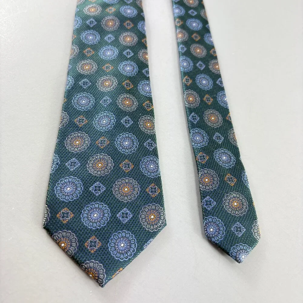 Jos. A. Bank Reserve Green Floral Men's Tie 3" x 61" - Picture 2 of 3